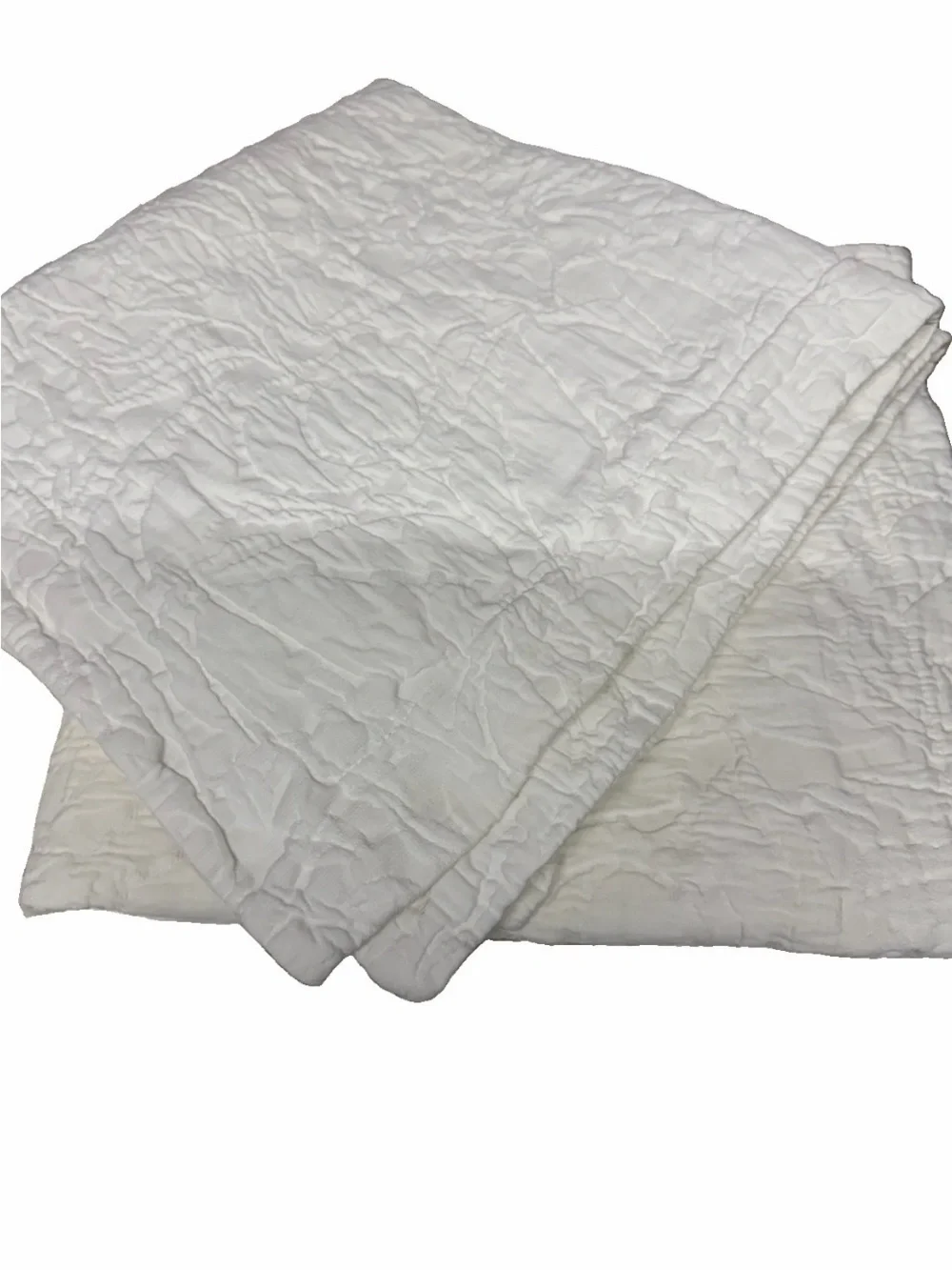 Pottery Barn White Quilted Coverlet - Textured Stitch Pattern euro size 100 % C